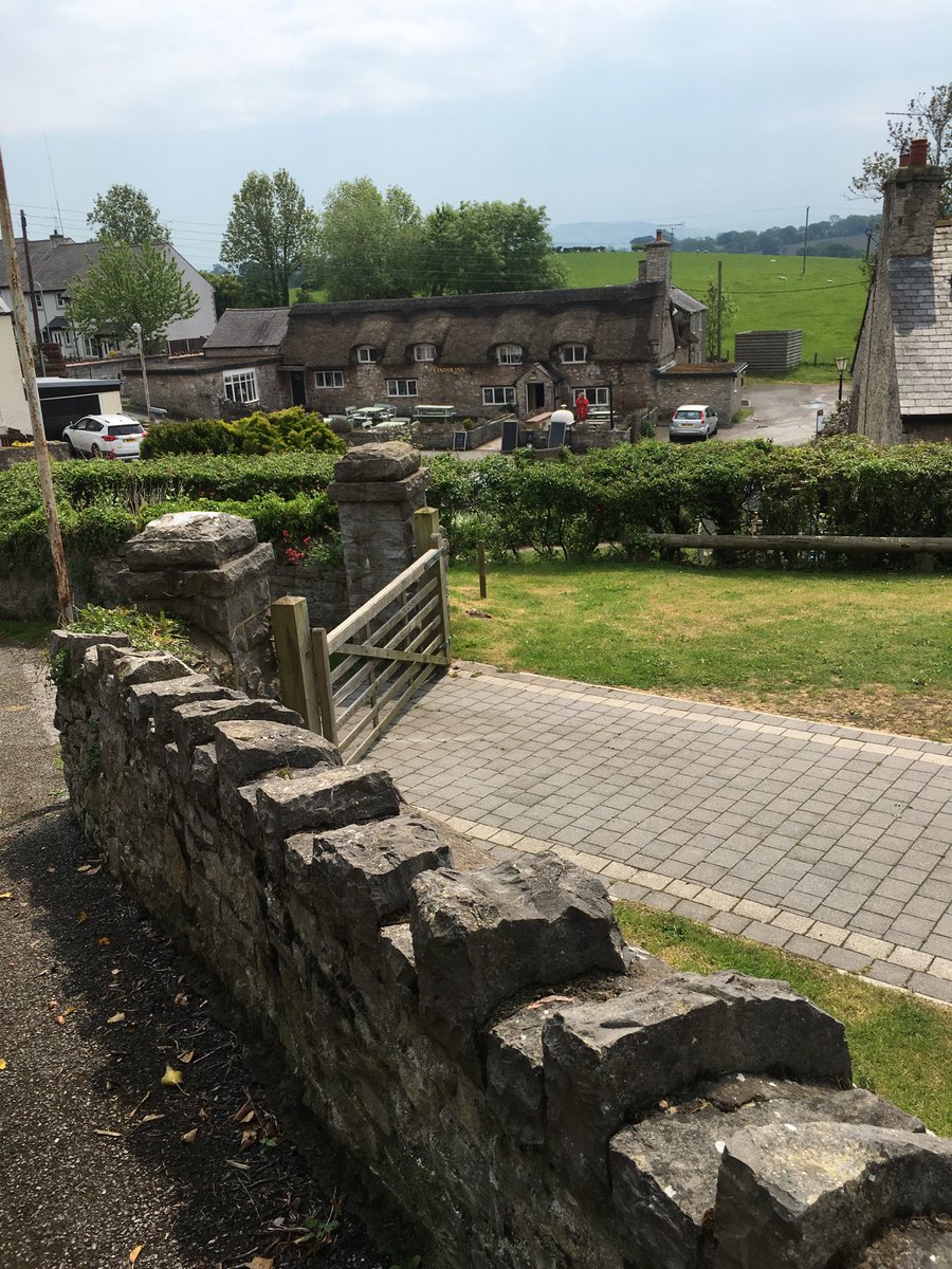 We are looking for a live in chef for our lovely country pub ! The Llindir , Henllan .Ideal for a couple Interested? Send a c/v to info@heavyindustrybrewing.com