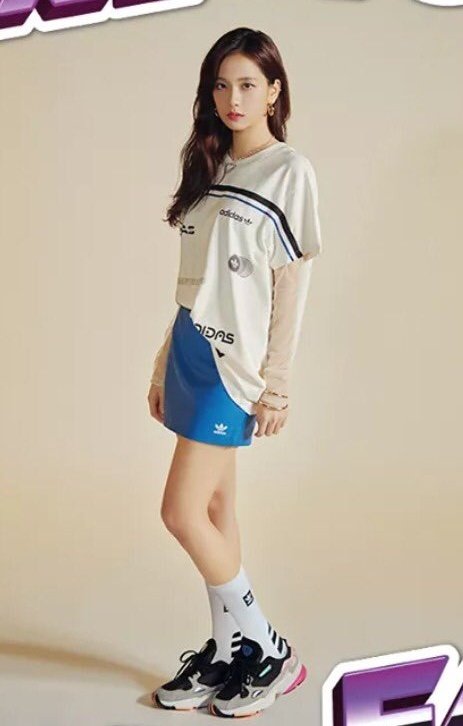 squareblackpink's tweet photo. 흑 모야 팔콘자체 김츄자체 https://t.co/9fPN997DuH