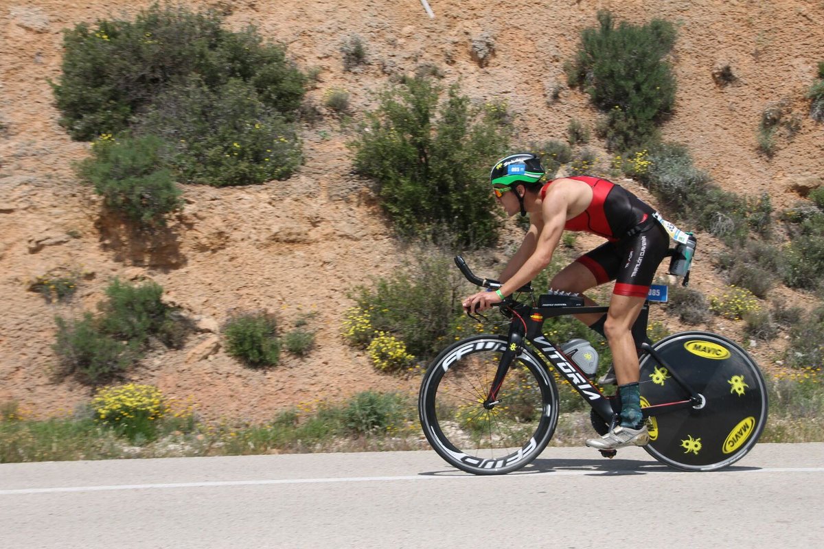 ivan_tri96's tweet photo. Con ganas de empezar de nuevo a hacer kms en mi @VITORIABikes #lovemybike #cycling #triatlon #vitoriabikes #powergym #PowergymRef #PowergymEndurance #PowergymTeam #bestep #bestepbrand #bestepsocks #ElBichoBicicletas #THERAFIS #ClinicaBelarra https://t.co/ofrf0dUV0p