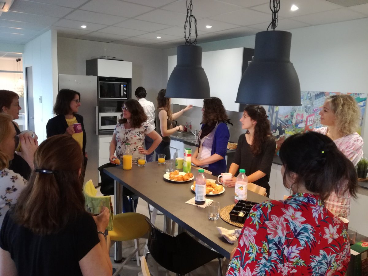 pogotango_fr's tweet photo. [Vie de l’entreprise] 💃3 nouvelles collaboratrices entrent dans la danse chez Pogotango, l’occasion de réunir l’équipe autour d’un petit déjeuner ce matin ! #Recrutement #Equipe #EnjoyWorkingDifferently https://t.co/hL7GL6qxTg