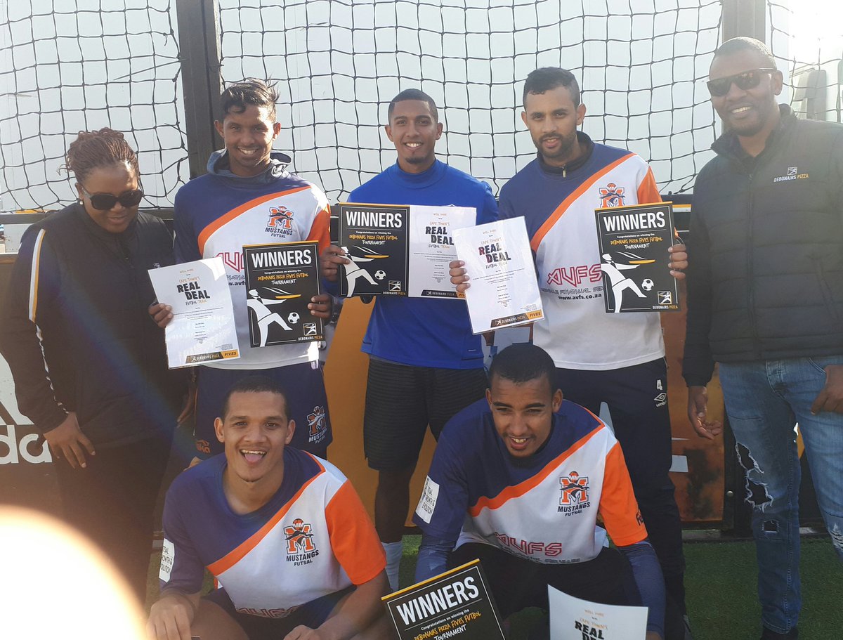 byronbyo's tweet photo. Debonairs Roadshow champs.. jozi nationals, see you in a bit... 
#fives
#debonairs
#nationals
#futbol
#champs https://t.co/N9QK4u8uLe