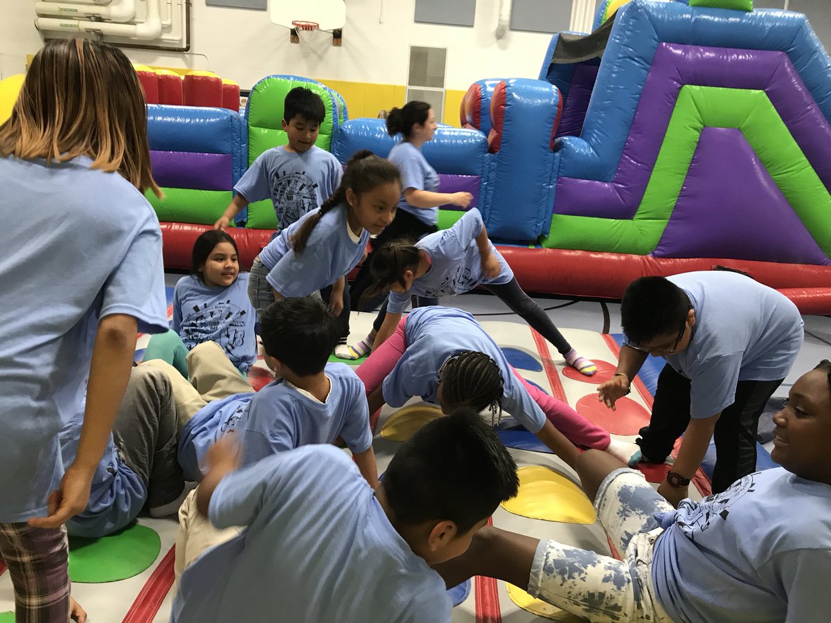 KnoxVisiko's tweet photo. Who doesn’t ❤️inflable Twister @Asbury_ParkSD @napolitania21 https://t.co/jWyxnDEF6M