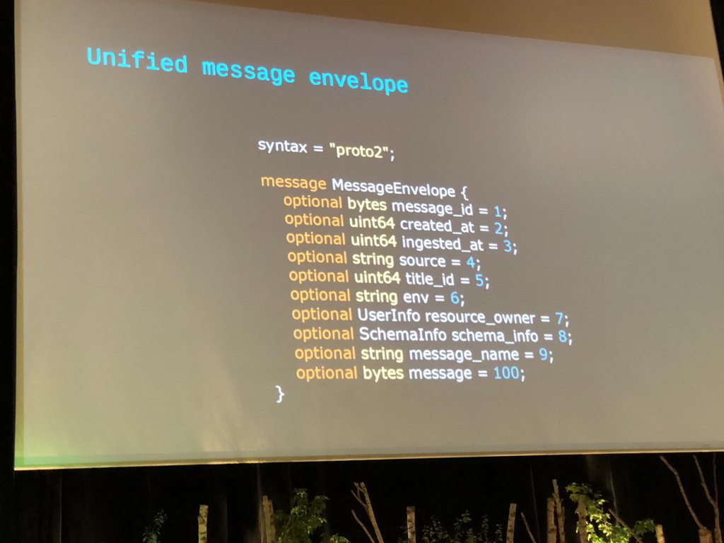 bridgetkromhout's tweet image. Use a message envelope to avoid parsing messages at the stream processing layer; deserialization can wait. @sap1ens #dotscale