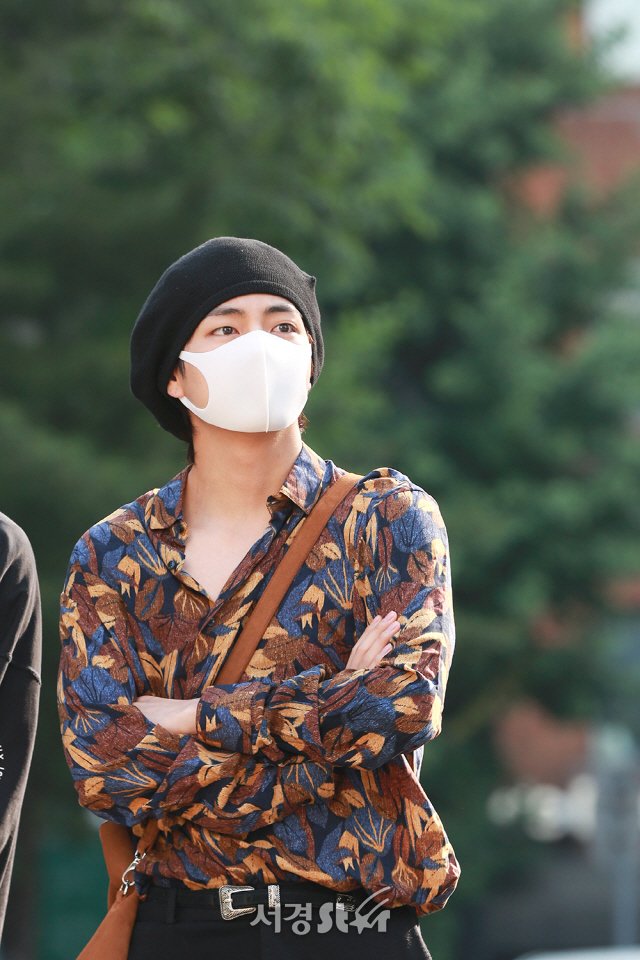 wintertaebwi's tweet photo. By far my most favorite taehyung picts 💜💜💜 https://t.co/dJFdK3eFnA