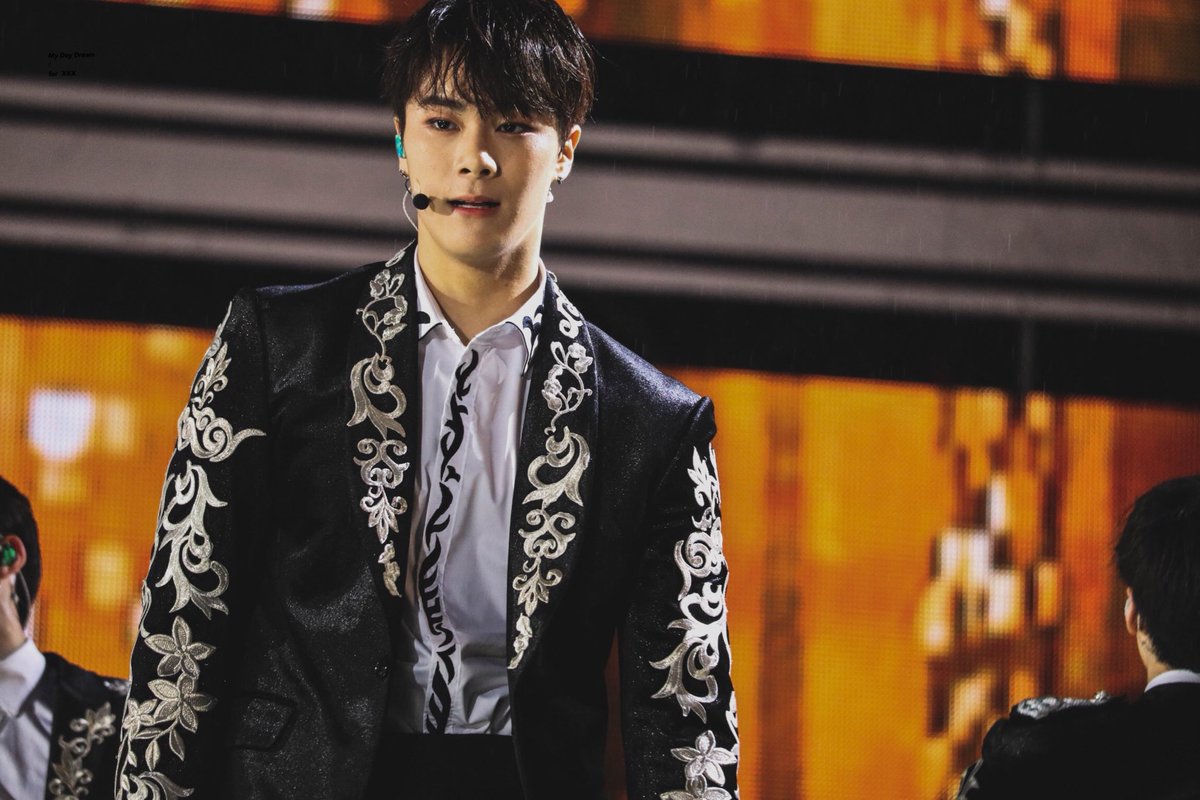 ____MyDayDream's tweet photo. ☾ 180512
#ASTRO #아스트로 #MOONBIN #문빈 https://t.co/hQw0qeCxev