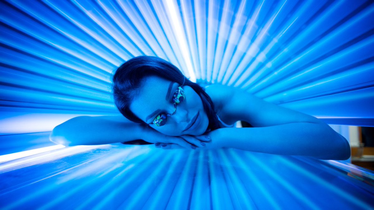 SkinCancerOrg's tweet photo. #FastFact Individuals who have used tanning beds 10 or more times in their lives have a 34 percent increased risk of developing melanoma compared with those who have never used tanning beds. https://t.co/ITbMaCAtwA