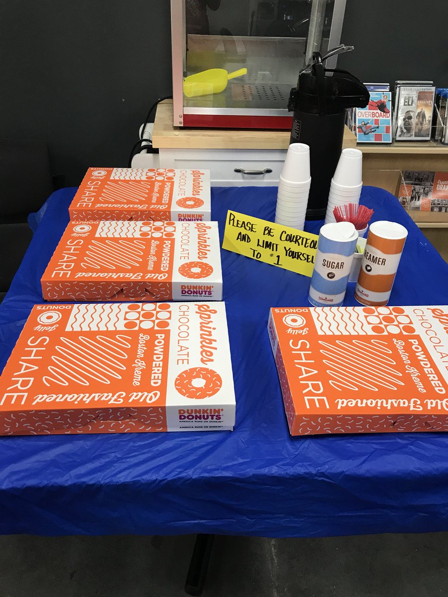 regina_dailey05's tweet photo. Happy national donut day. @BohannonTodd @kenny_sims @sheronh_172 @mommypatricia1 @MHarlan92 @Thedepot0172 @Sherry_0172 @JimNunnTHD @elisiatumHD https://t.co/8PiNpF6faY