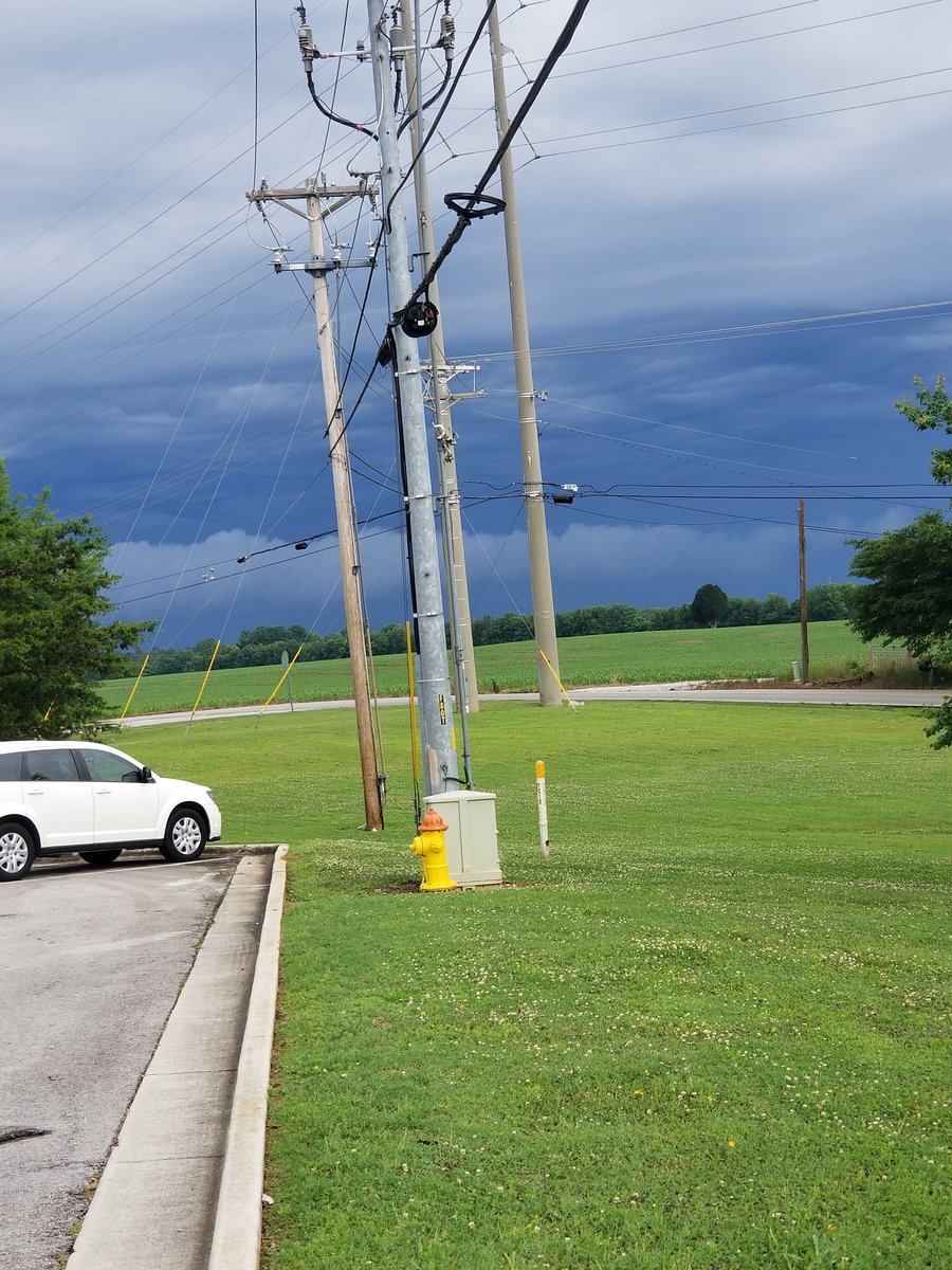 JosephCorrigan's tweet photo. Looking northwest from Target in Florence #valleywx @simpsonwhnt @whnt https://t.co/4UXQ92PoJr