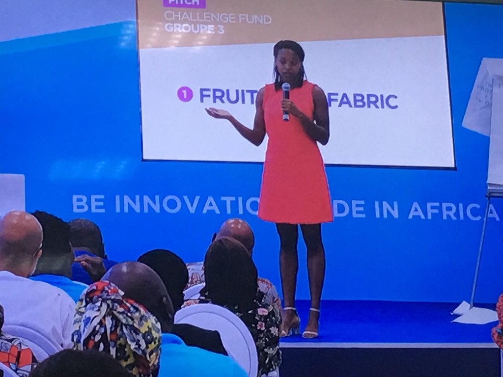 irawotalents's tweet image. #ChallengeFund , dernier groupe de pitchs...
Face au jury le projet Fruit fiber fabric.
Du tissu fabriqué avec des fibres de fruits (ananas, bananas, noix de coco, etc), infroissable, et si confortble qu’on veut s’endormir dedans
#Forima2018 
#InnovationMadeInAfrica