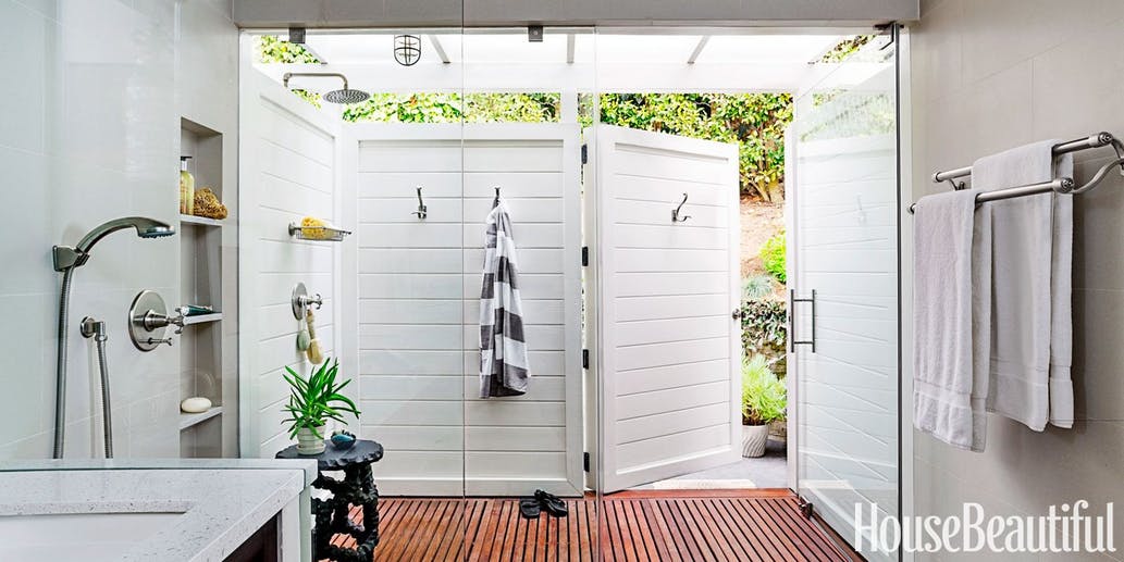 PoopeeChic's tweet photo. With #summer around the corner, people want to spend more & more time outside. If you love spending time in the bathroom, and you love the outdoors, check those 13 indoor/outdoor bathrooms ideas! https://t.co/1BrFyygnMv #appartmenttherapy #bathroomdesign #outdoorlife #poopeechic https://t.co/SB5hRCDXYV