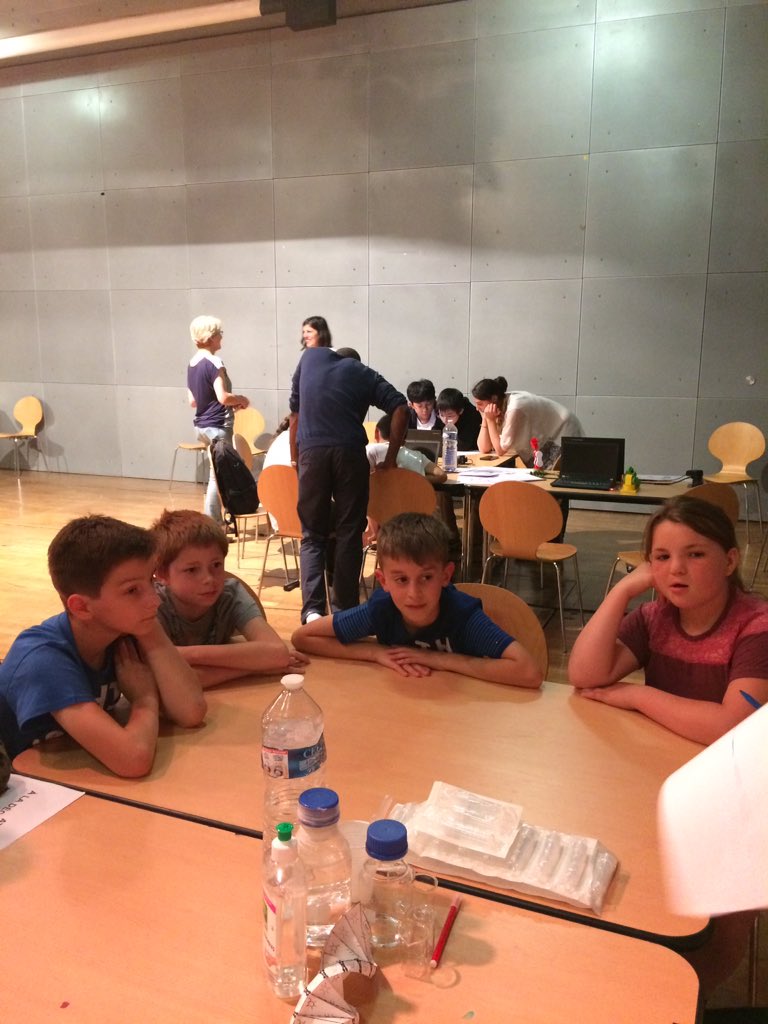 institermeline's tweet photo. Des ateliers passionnants! @savantures https://t.co/D53uFZDjdo