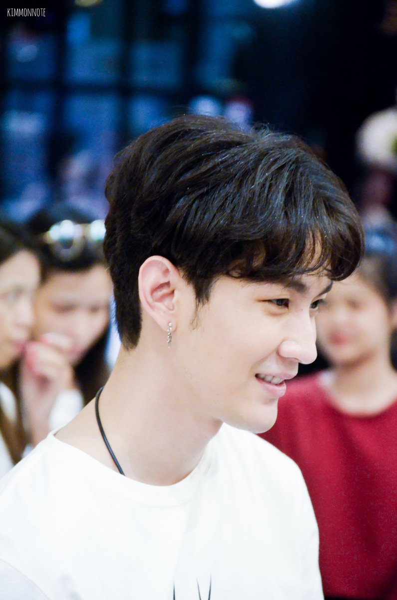 kimmon_note's tweet photo. อยากให้เธอเป็นพระจัง... เผื่อเธอจะรัก " ฉัน " บ้างงง ~ @KiimMon
#ขุณขิมมอญ
#ปารูปให้คิมเซฟ
#SensationThailand
#Heisensation https://t.co/1hEvK5Z1Fh