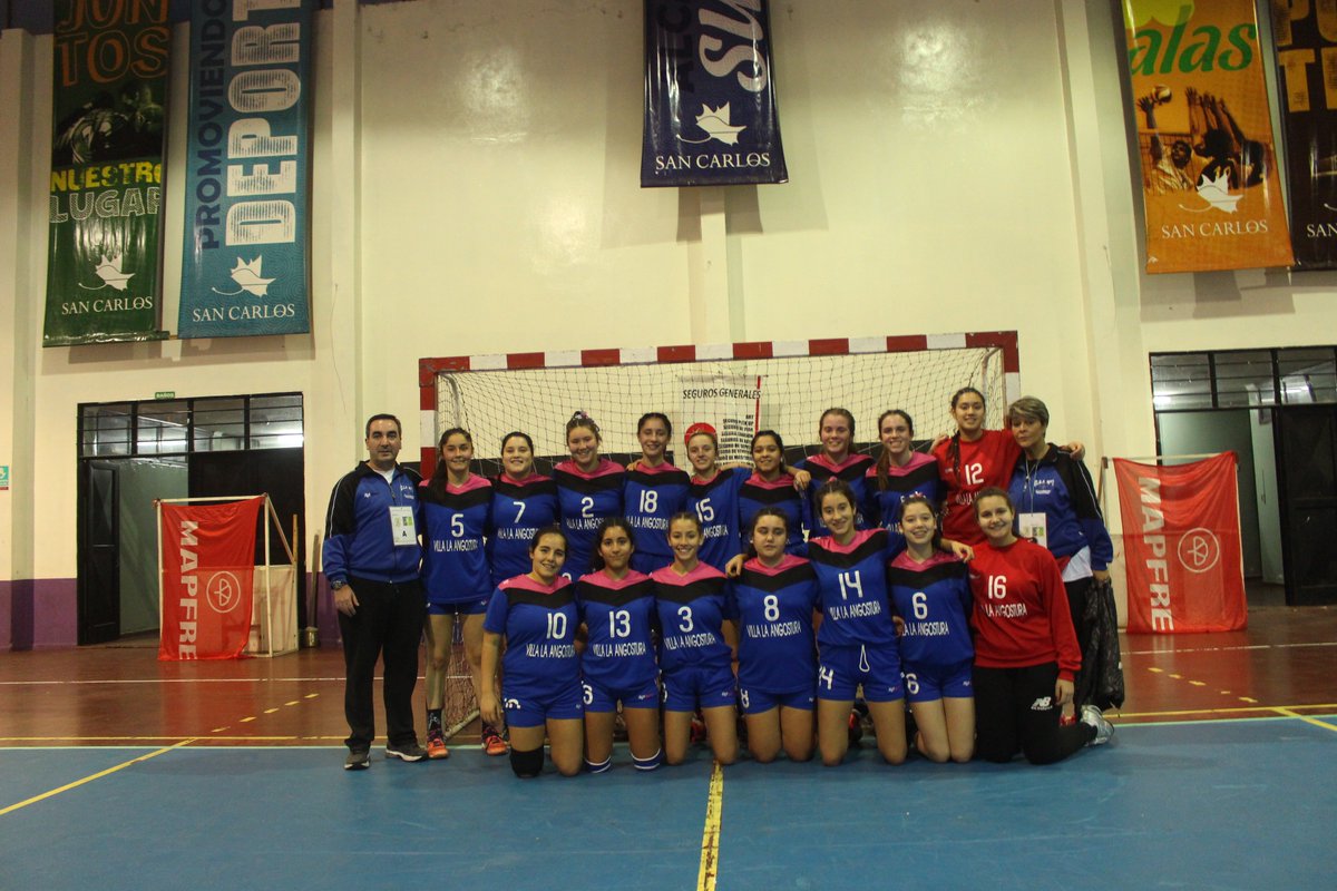 HandballMendoza's tweet photo. Primer tiempo #CuartosDeFinal 
#femenino #NacionalCadetesB

#CEF7 Villa La Angostura 14-8 @CEDEPhandball 

#ValledeUco
#Mendoza https://t.co/zJbJrlBez4