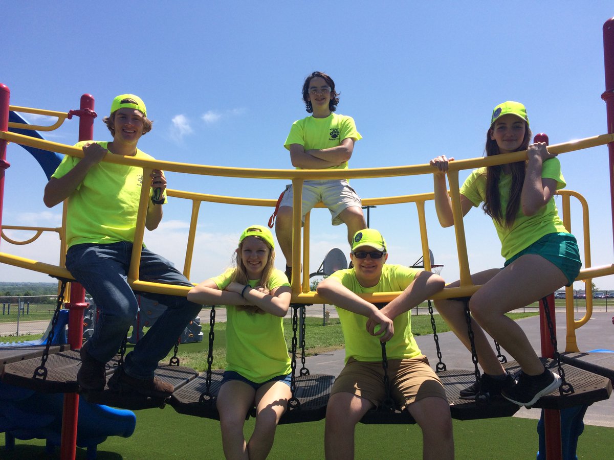FRCTeam2345's tweet photo. On May 18th we sent 5 representatives to Dogwood Science Day to introduce the kids to the world of  FIRST Robotics by demonstrating our robot and explaining the basics of how everything comes together for competition. #morethanrobots @brettcoffman https://t.co/e3LAYNn6uC