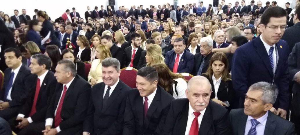 TSJE_Py's tweet photo. [AHORA]
Acto de entrega de certificados de proclamación a los Gobernadores y Parlamentarios del Mercosur electos, en la sede central de la Justicia Electoral. 
#EleccionesPY2018 https://t.co/R0E7qTNyLm