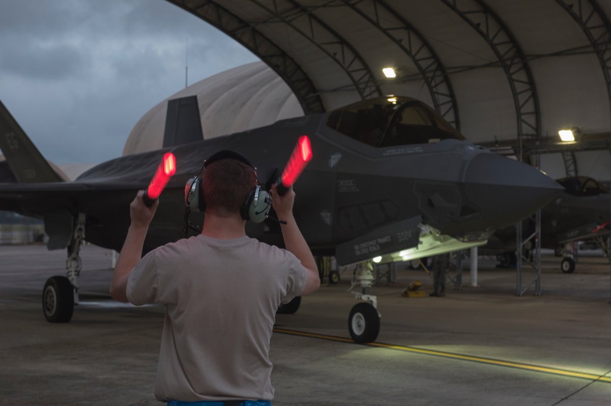 TeamEglin's tweet photo. Night moves! The 33rd Fighter Wing conducts @thef35 night sorties to prepare our student pilots for the combat Air Force. #FlyFightWin #FridayFeeling https://t.co/0UUBV5CT0k