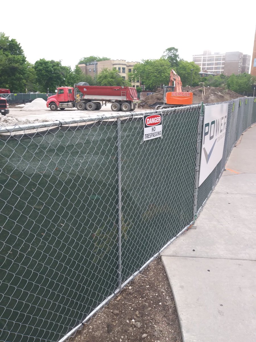 loyolaforus's tweet photo. Construction is underway at @LoyolaChicago on the new athletic training facility, while departments are understaffed and grad workers are not recognized by the university.

#LoyolaForUs #LoyolaChicago #Ramblers #OnwardLU https://t.co/rlpWLQc5Kh