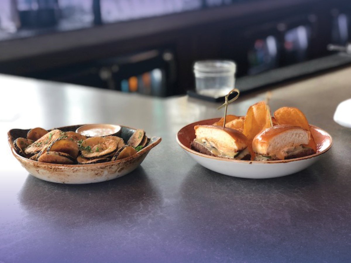 coastalbar's tweet photo. Get social at coastal bar &amp; kitchen weekdays from 3:30 - 6:30 p.m. and 9p.m. - close. Enjoy $5 bar bites, $5 cocktails &amp; $5 wine. #SocialHour https://t.co/MRahJRQ5Ao https://t.co/jNEHeqbXl9