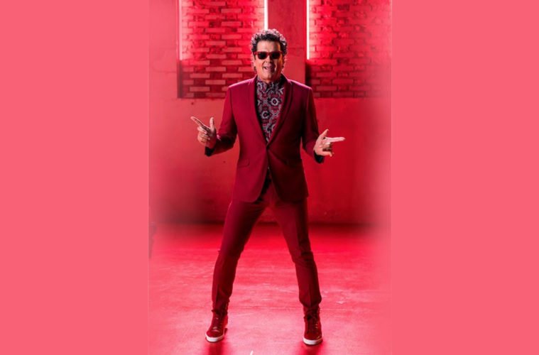 HTVMusica's tweet photo. ❤️Carlos Vives continua creando éxitos, escuchá su nuevo hit: https://t.co/moaxpO9Fx6 https://t.co/OgJkpiPmAA
