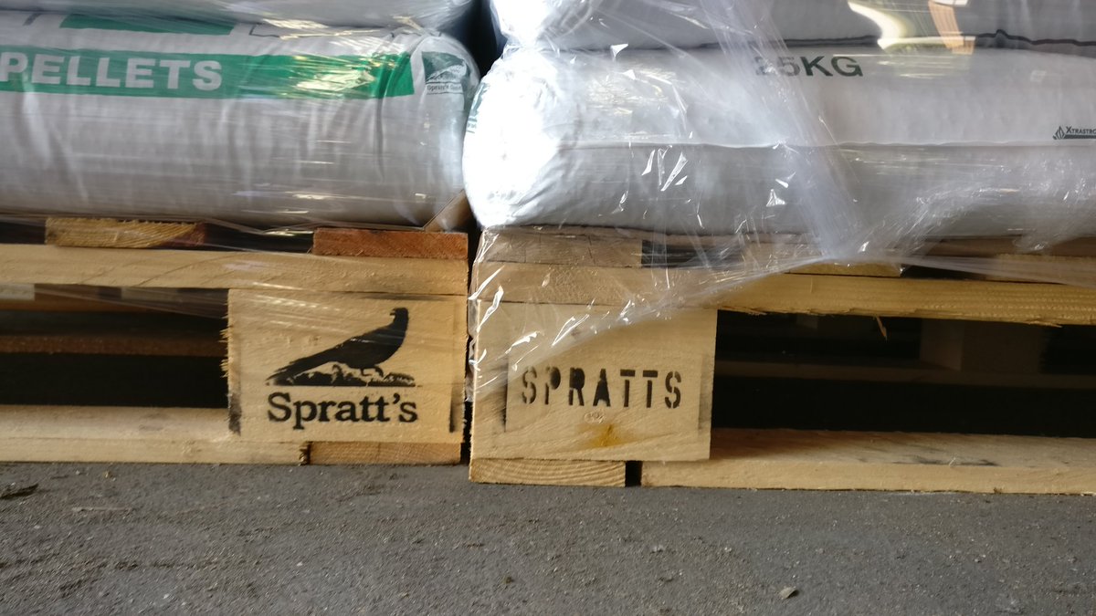 SprattsGameFood's tweet photo. Pallets of feed being loaded today.

#Branding #Game #Quality https://t.co/USVGGF56f8