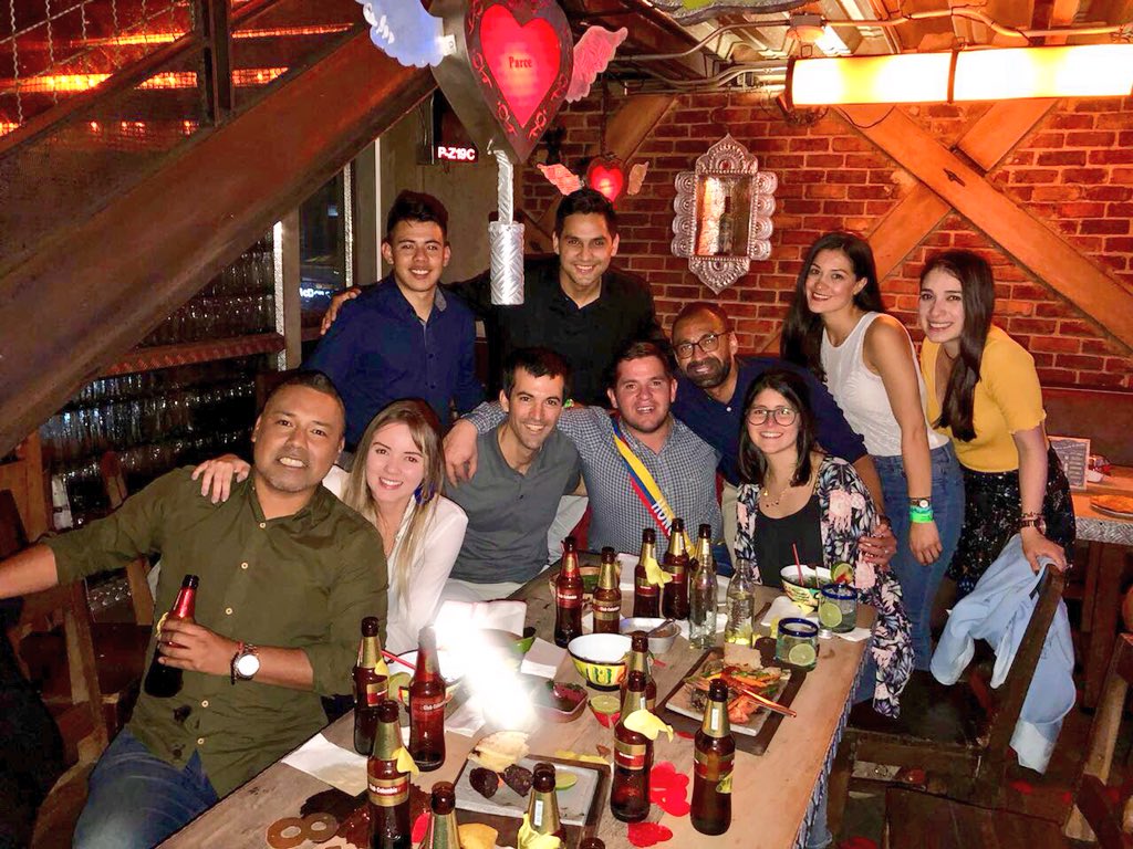 jdrault's tweet photo. Un clasico en cada @eCommerceDay > ultima noche en #Colombia 🇨🇴 cenando en Andres con team @brandlive @embluemail y varios amigos #ecommerceNight cc @moriozabala @alejolopeza https://t.co/W6EtqCqPX2