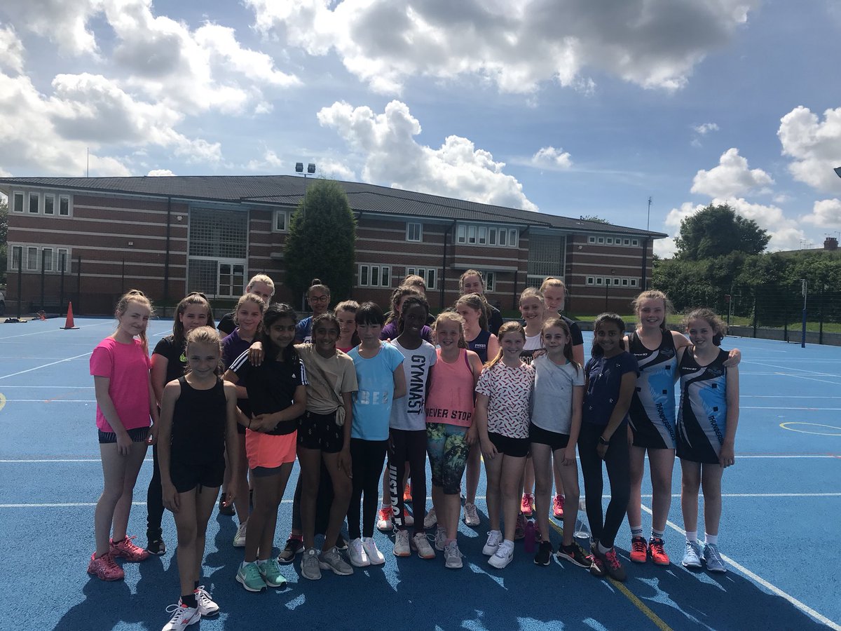wessa43's tweet image. Another @Wasps_Netball camp complete in the sun.. #sunnynetballdays👍🏾 #redfaces #badtanlines🙈 🐝☀️☀️🖤💛