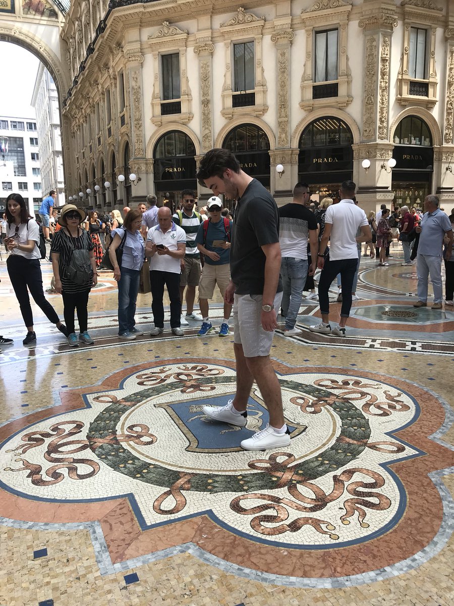 ItalyKayla's tweet photo. Partaking in traditions that have been created by a culture is a great way to smile and have hope for what is to come in the future! Hope and a smile are both awesome things for your health too! #CULHLTuwlax #2018ldv @uwldolcevita https://t.co/dm8QX2W5gs