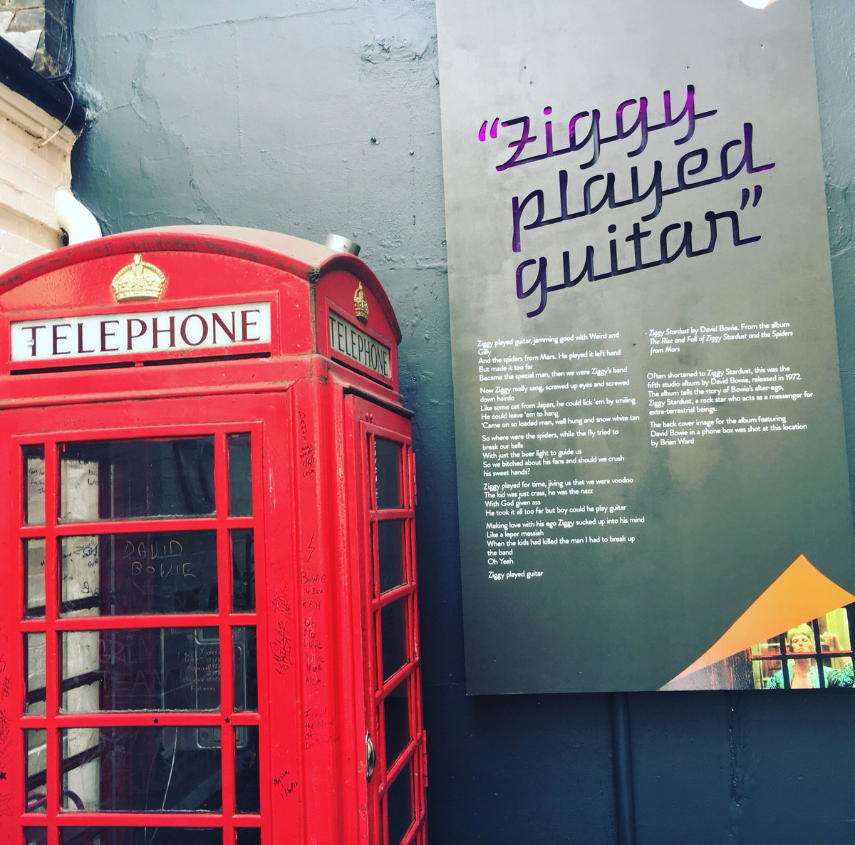 Londresinsolite's tweet photo. #Soho #rock et #Insolite - Visite guidée en Français -
tous les Samedis
#Londres #angleterre #royaumeuni #vacances #weekentrip https://t.co/o1zUGfnBT6