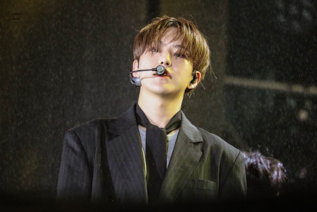 To____SxW's tweet photo. 180512 드콘 

#세븐틴 #호시 https://t.co/GinyotOBum