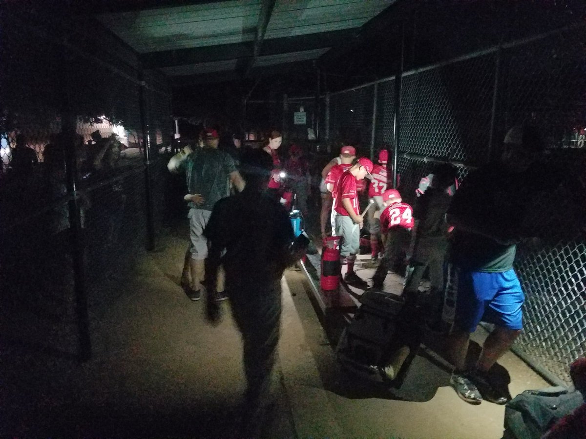 Titans913's tweet photo. "When Mom says lights out and time for bed but you have to Baseball..."
#Titans #TitansBaseball #LightsOut #TheHuffGroup #GuaranteedRate https://t.co/4THdMuXG4q