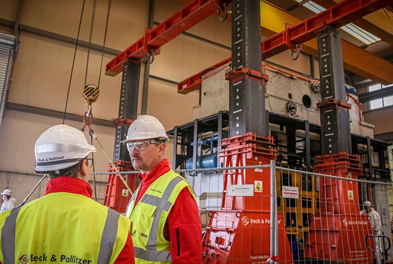 Beck_Pollitzer's tweet image. If you have a #HeavyLifting project where a traditional crane lift is not possible, then our hydraulic gantry systems could be the answer. beck-pollitzer.com  @BeckPollitzer #MachineRelocation