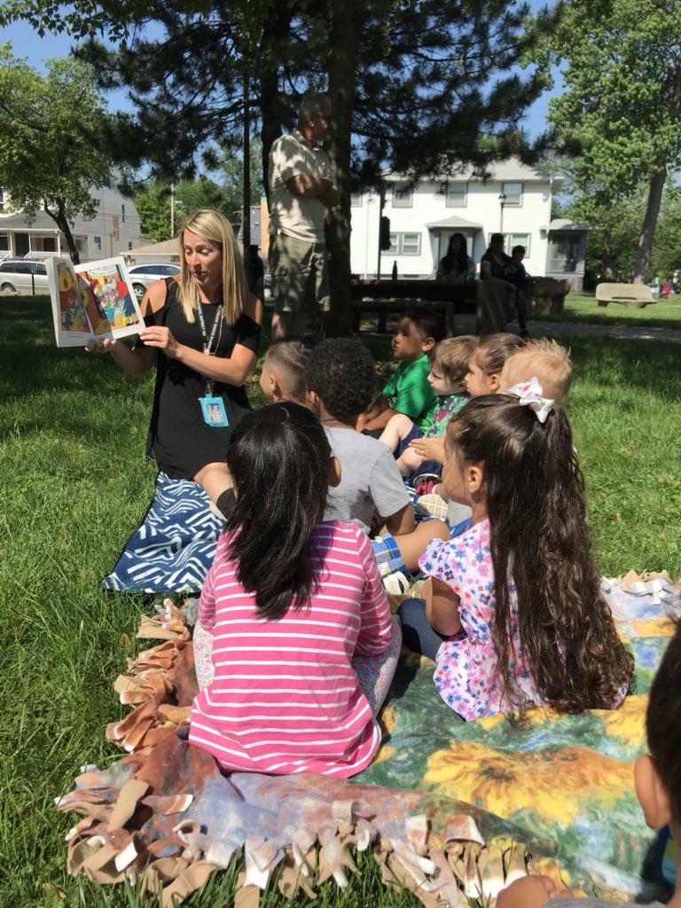 UgelCourtney's tweet photo. I can’t believe it’s the last day of preschool! Spending it outside on this beautiful day! @Miss_JuliePreK https://t.co/2FgIbX6337