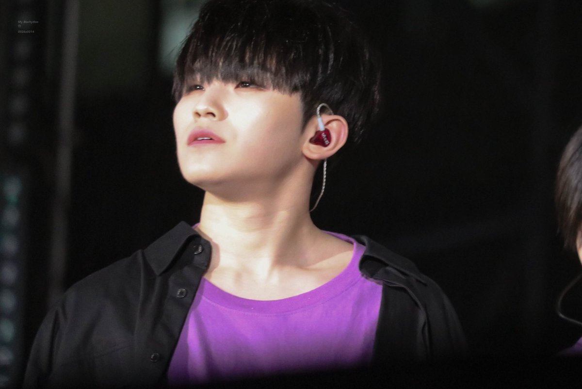 To____SxW's tweet photo. 180512 드콘 

#세븐틴 #우지 https://t.co/SpAkjTzwde
