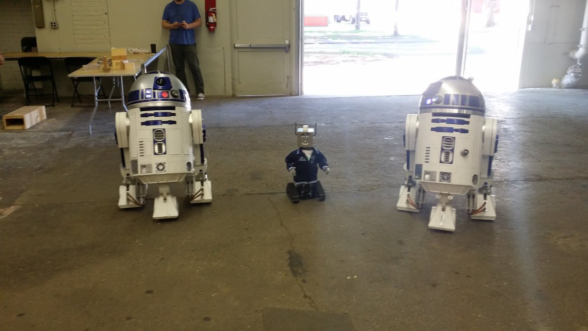 SchubertDroids's tweet photo. R2 and R2 meet a new friend! Come say hi today and Sat at @MakerFaireMSP
@BB8Builders @R2Builders @DroidBuilders #droidsrule https://t.co/5DfkCX6EFY