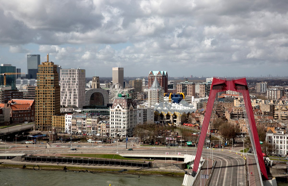 rotterdam's tweet photo. Juni is #Architectuur Maand in #Rotterdam! Ga het dak op met @Dakendagen010, bezoek het architectuurfestival #ZigZagCity. Lees meer: https://t.co/ovUZCKmc7P https://t.co/eOoIT3KZ0I