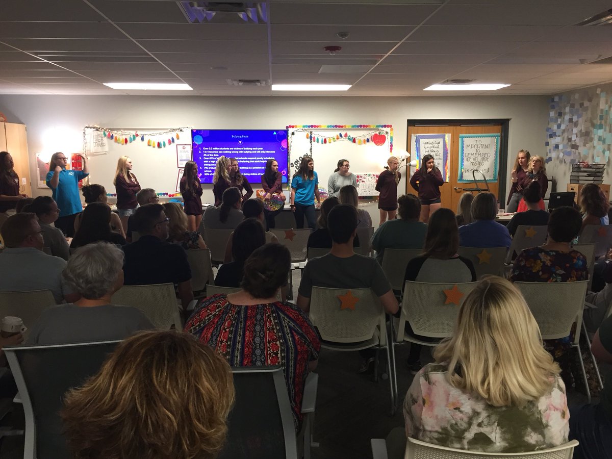 APThomasFT's tweet photo. More than 50 educators attended the @OlatheFutureEd session @olatheschools #SummerConference2018 today!It went well over capacity. Great to see the #StudentLedPD with so many educators! #LetThemLead https://t.co/0TTkhOOr0r