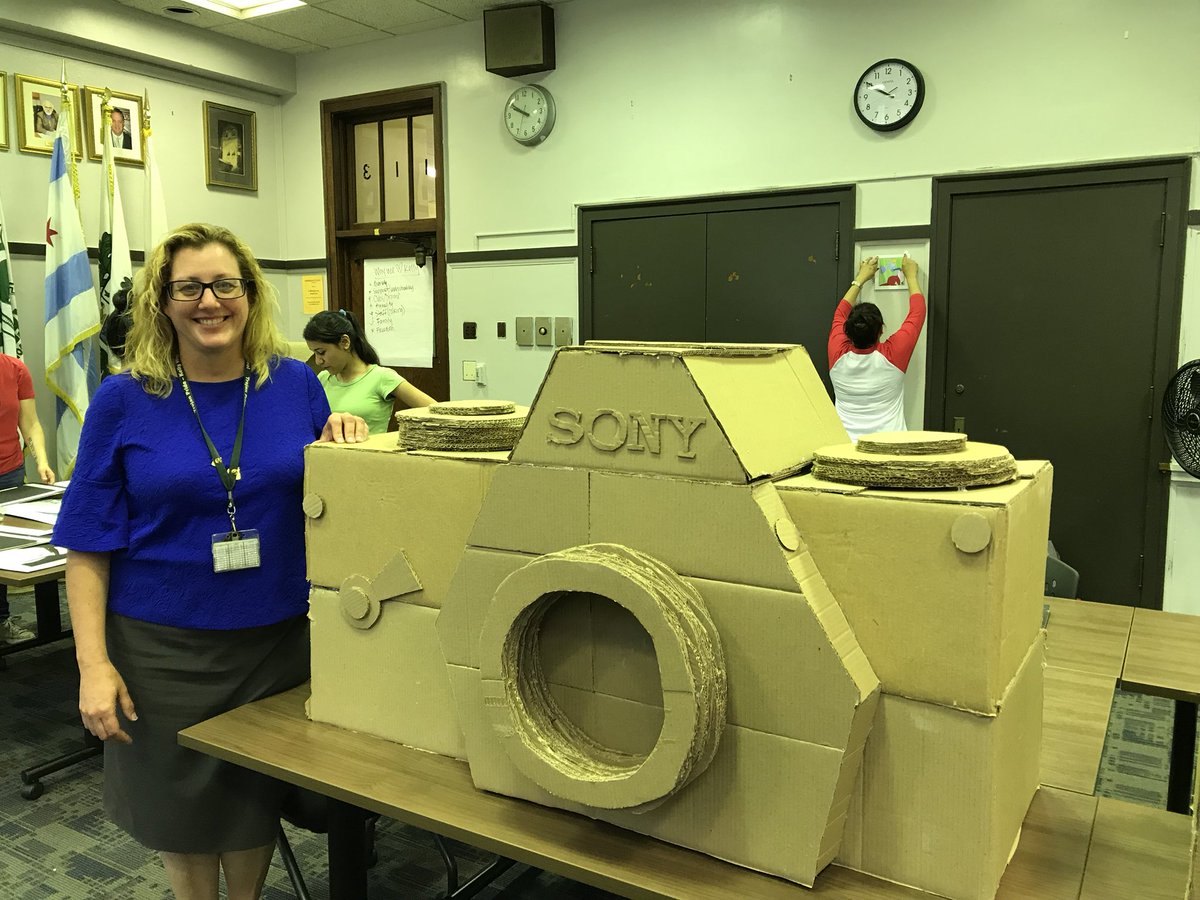 Our IB/AP students prepping for @ThomasKelly_HS Art Show! #KellyPride.