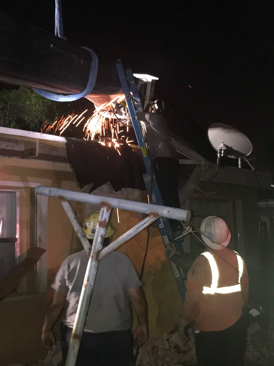 LauderhillFDPIO's tweet image. #CraneCollapse #Lauderhill Additional images of crews working through the night to remove the final section. @LHFireOPSChief