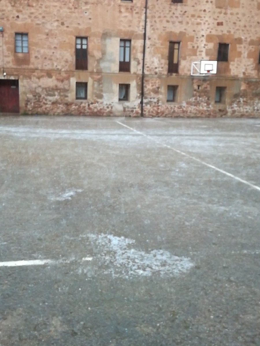 IESV_Espino's tweet photo. #Conelcuerpo #Meestágustandomucho #IntercentrosXIII #Soria
7 #centroseducativos #1actividadglobal
➡️ #IntercentrosXIII
@iesolvega
@IESSANLEONARDO
@iesmachado
@iespolisoria
@iescastilla
@IESV_Espino
y
#IESCastellaVetula de #MedinadePomar
Con @_antoniodomingo
#fuera🌧️💧 https://t.co/yFR164rFRR