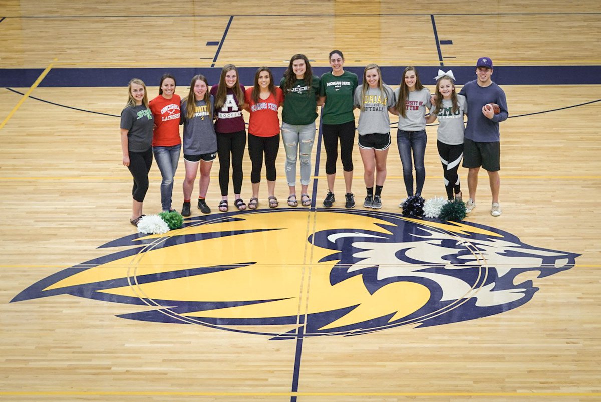 slhslions's tweet photo. Good luck to our future college athletes next year, and congrats to the entire class of 2018! #LionPride https://t.co/YDLJuPNydZ