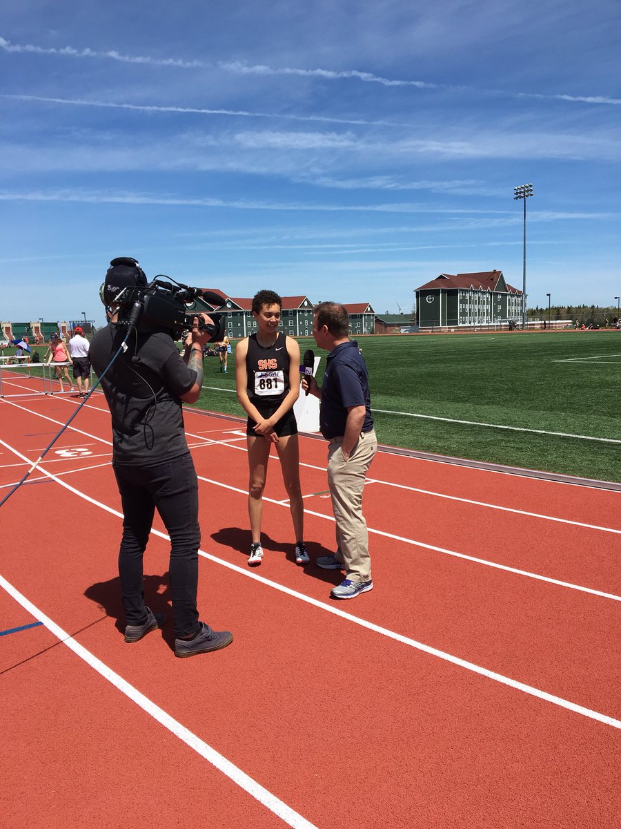 JillyJ17's tweet image. @JillyJ17 @SHS_Kingfishers @SHSkingfishers   CONGRATS ZOE! Prov Champ in hurdles!Woot woot! #waytogokingfishers #trackie.ca/registration