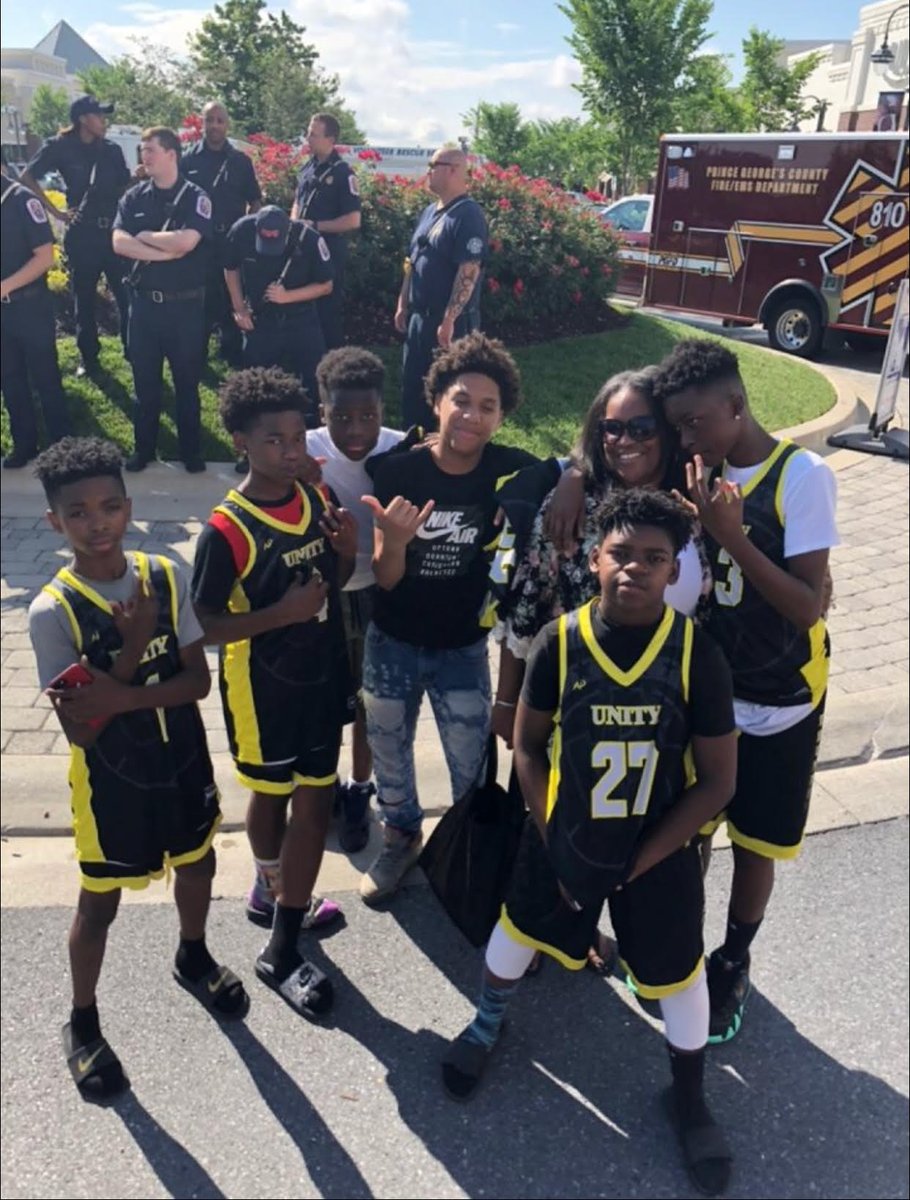 UNITYThunder's tweet photo. U.N.I.T.Y in the community with @fox5dc and @stevechenevey! #Fox5ZipTrip #UnderstandingNeedsInTodaysYouth #ChasingTheFuture https://t.co/ib2XV4vydx