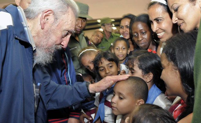 FeuCuba's tweet photo. Una imagen dice más que mil palabras.  La Revolución cubana fue, es y seguirá siendo para los niños. #DiaDelNiño https://t.co/5O2quuQV1e