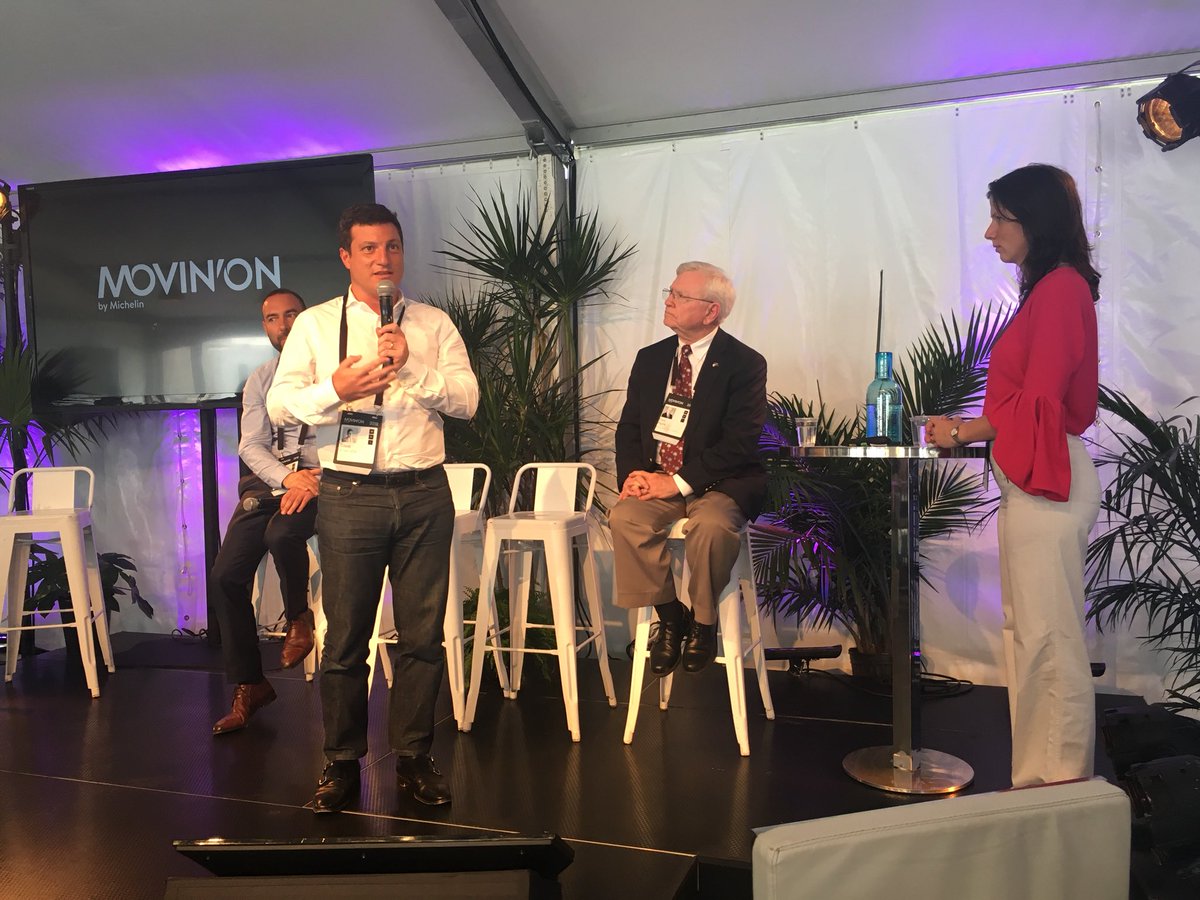 IMEXSarah's tweet photo. Examples of initiatives in smart cities: find parking apps checking all facilities availiable or dockless bike stations at parking spaces #movinonconf18 https://t.co/FNoKInfq9y