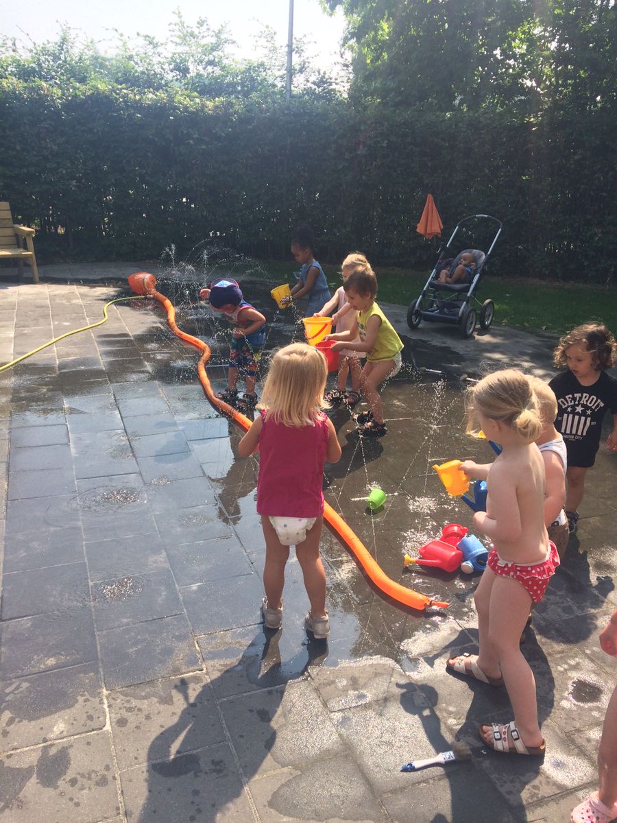 sksgouda's tweet photo. Heel veel waterplezier op onze kinderopvang deze week maar het mag gerust een graadje koeler. @peuterweb https://t.co/qvEYYaRIRB