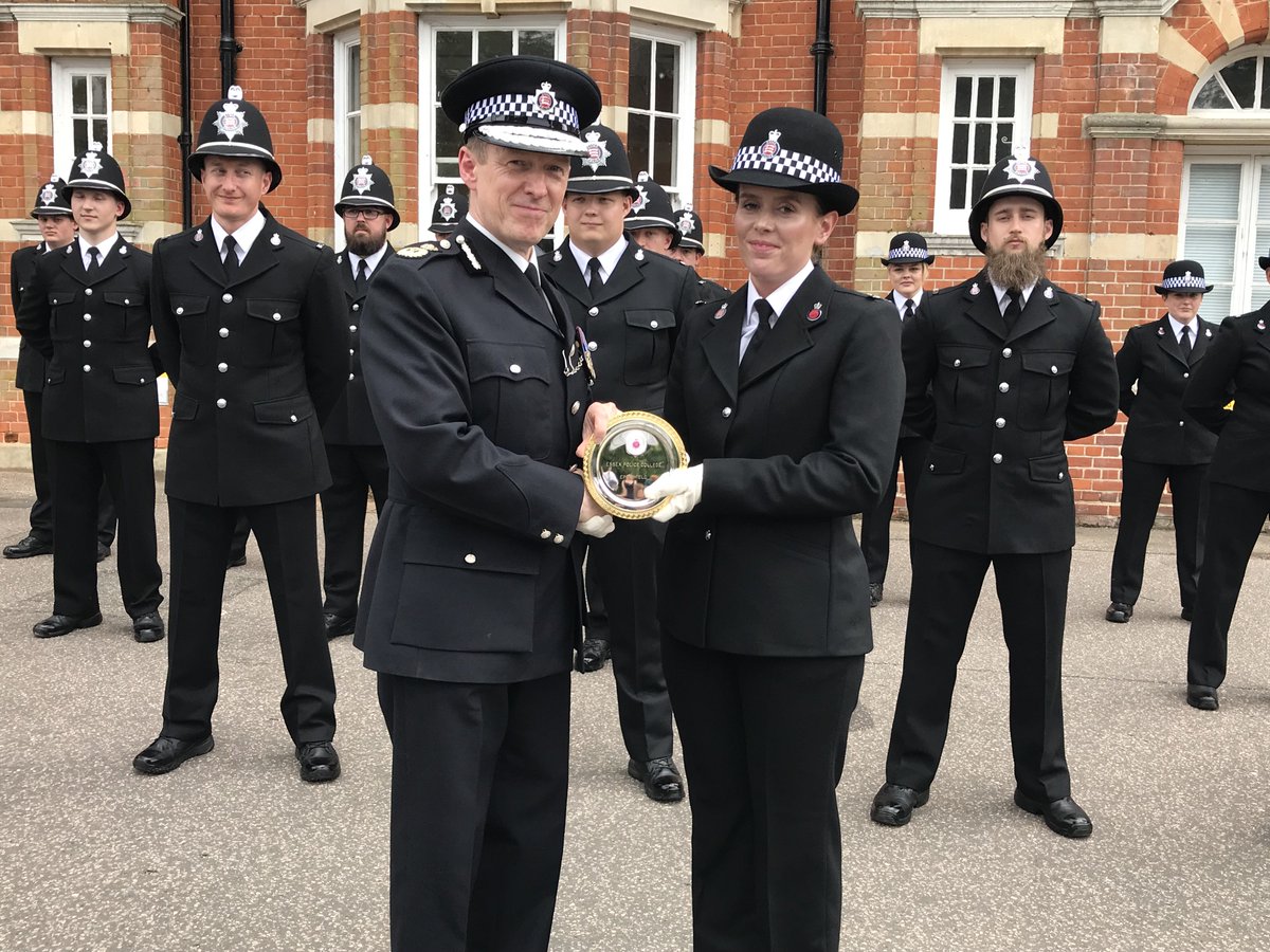 EssexPoliceUK's tweet photo. Today, we welcomed 21 new officers in a passing out parade #FitTheBill

Read more: https://t.co/PrzdojE4ma https://t.co/KtYzY0ShzM
