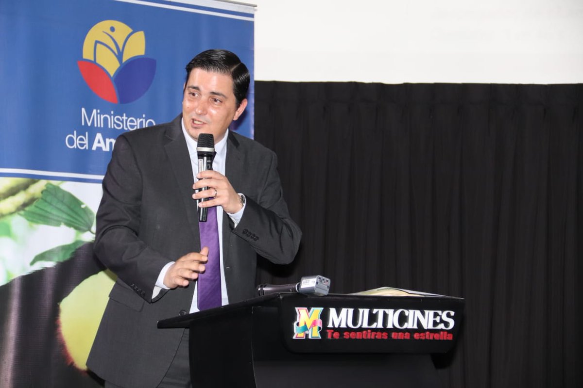 EcuadorMAE's tweet image. &quot;Quisiera destacar los esfuerzos del Ministerio del Ambiente por promover la conservación. Todos juntos podemos trazar el camino hacia un planeta más limpio y verde&quot;, @ndequeiros Representante Residente Adjunto @PNUDEcuador. #PorNuestroAmbiente