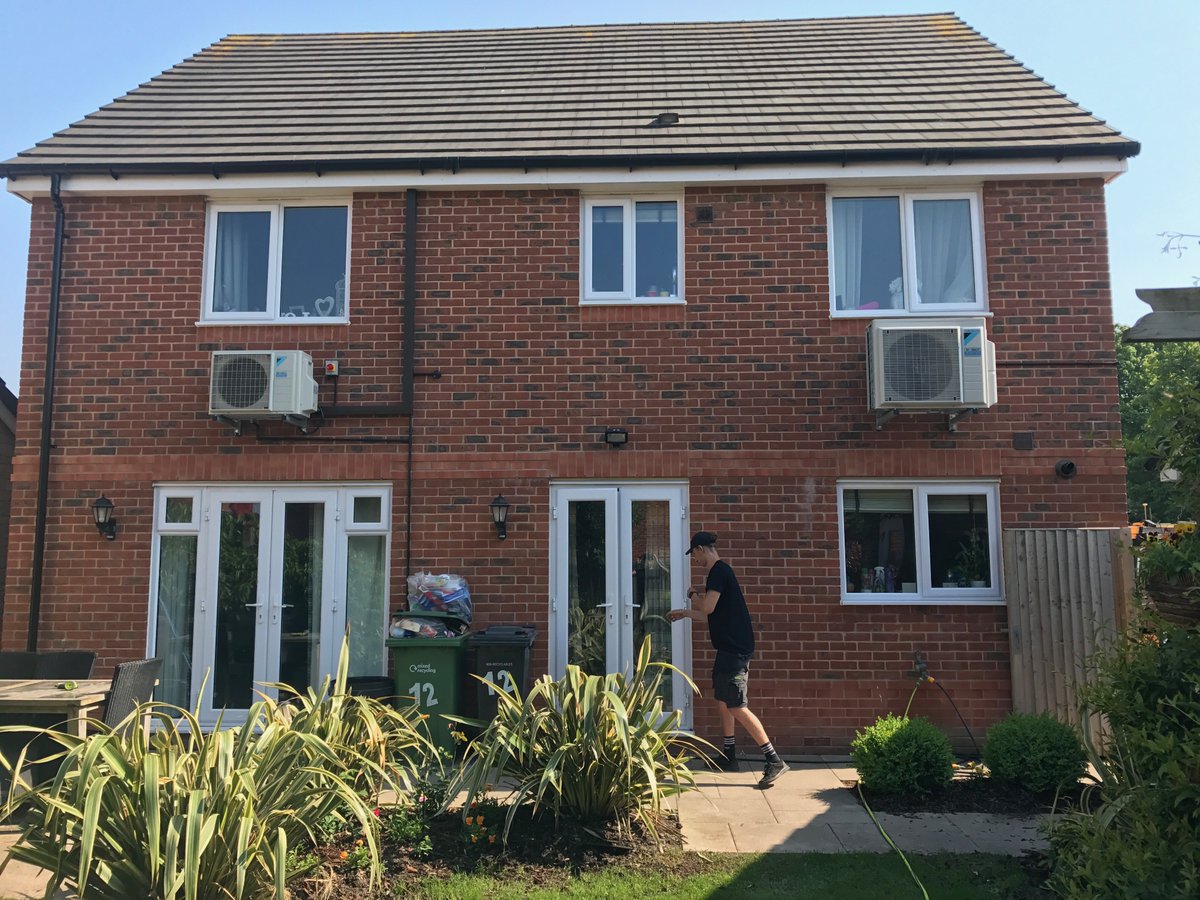 HoganElec's tweet photo. Also some photos from Didcot last week for some domestic air con supplies! https://t.co/rYspfeDdZj