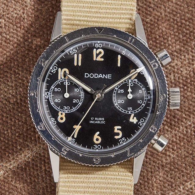 analogshift's tweet photo. They simply don’t come cleaned and sharper than this. Patina, patina, patina!! Available now on the site using the link in our bio! .
.
.
.
#dodane #typexx #type20 #military #type21 #vintagedodane #french #airforce #militarywatch #womw #nyc #watchpassion #watchfam #watchmani… https://t.co/IorinV4c6d