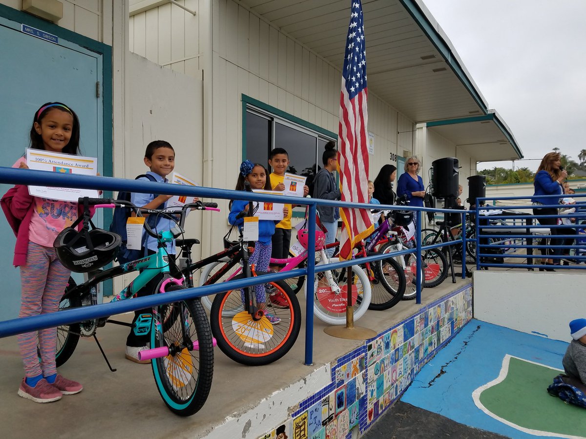 MsTCash1's tweet photo. Beaumont 100% attendance awards. They all get a bike. @BeaumontBear https://t.co/JQfB7zpMYF